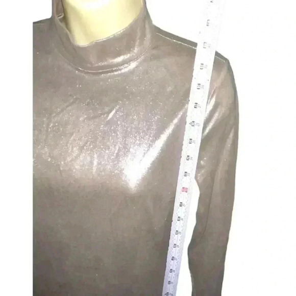 Absolutely Gorgeous Dress. This PICTURE DOES IT NO JUSTICE AT ALL. - Picture 10 of 10